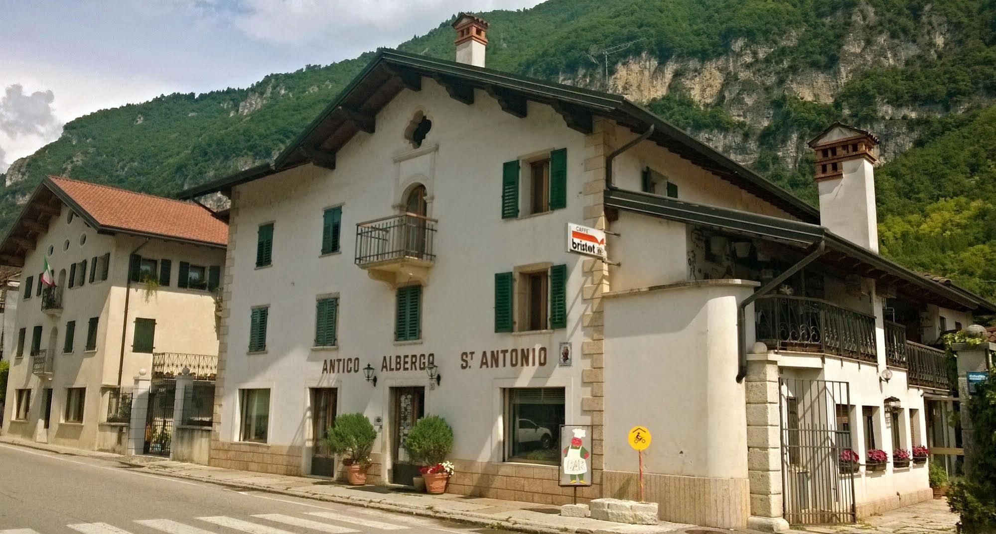 Antico Albergo Sant'Antonio Fonzaso Экстерьер фото